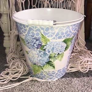 Metal bucket with handle hydrangea pattern on both sides
